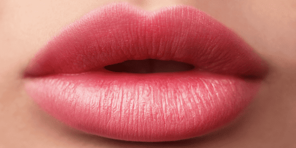 Diseño de micropigmentación de labios: Color Completo