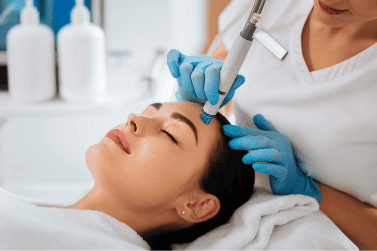 Imagen explicativa sobre las consideraciones para el tratamiento Hidrofacial