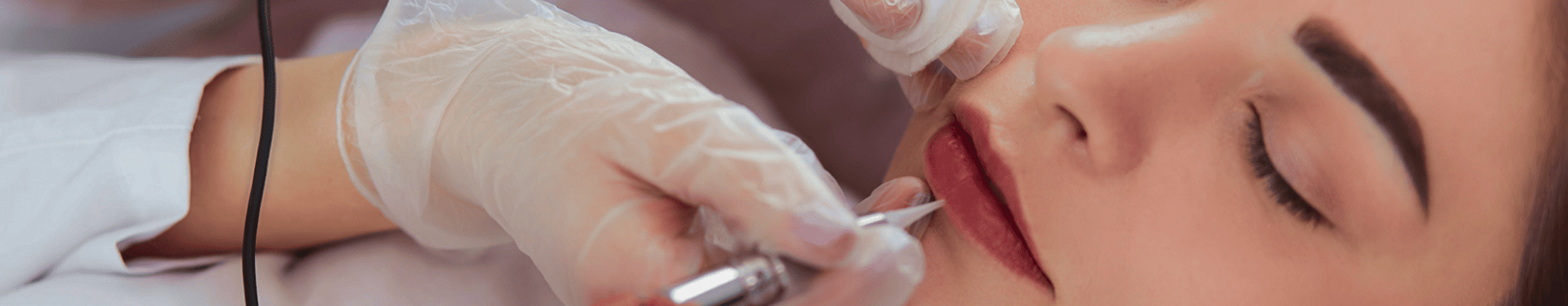 Tratamiento de micropigmentación de labios